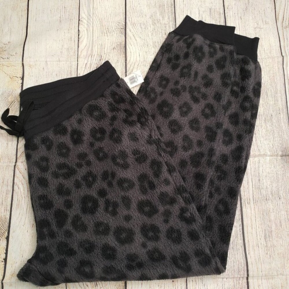 Old Navy Women’s Fleece Sweatpants Joggers Grey Cheetah Print Loungewear